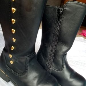 Black boots w/gold hearts